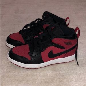 Brand new Air Jordan’s AJ 1 mid boys preschool